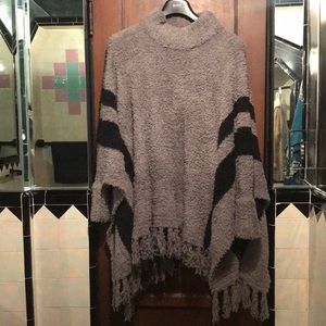 Barefoot Dreams ‘Cozy Chic Beach’ Fringe Lounge Poncho